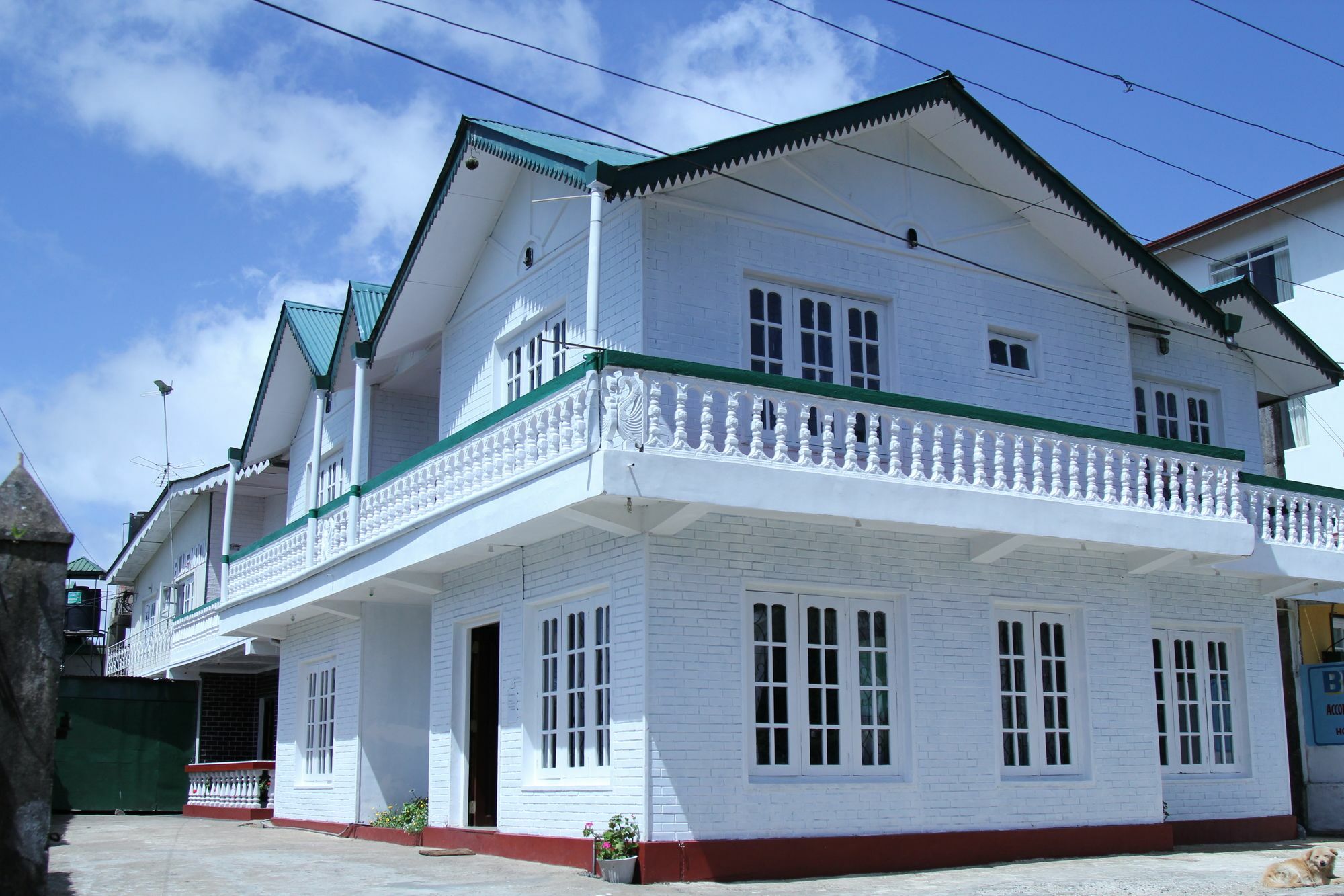 Blue Moon Hotel Нувара-Елія Екстер'єр фото
